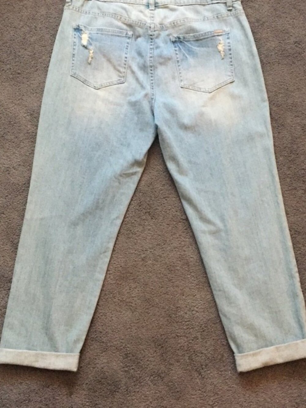 Jennifer Lopez Mid-Rise Boyfriend Jeans Sz 10 w/Pearl Details @ Pocket Light - Picture 5 of 6